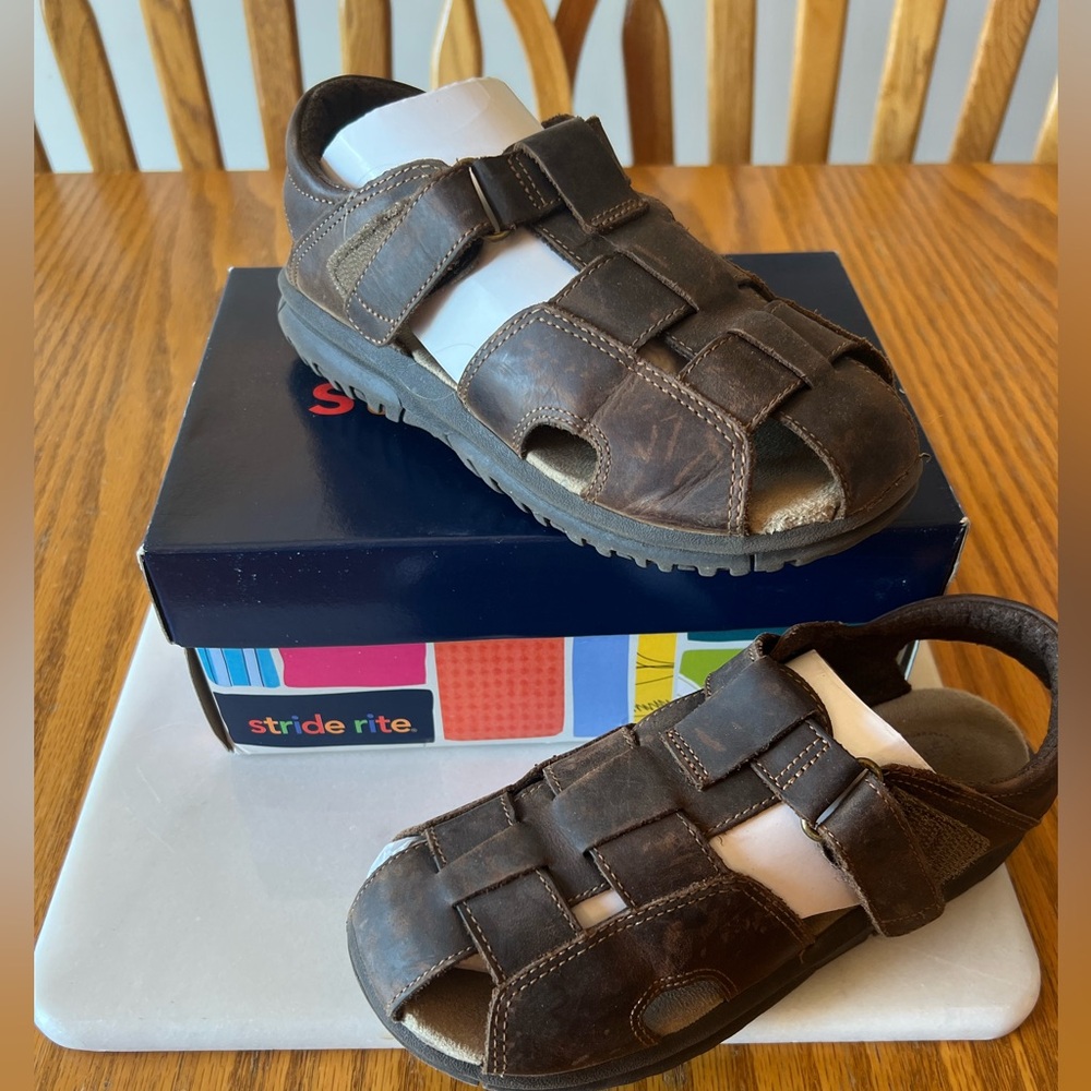Stride Rite Angler Brown Leather Fisherman’s Sandals - Kids size 2M